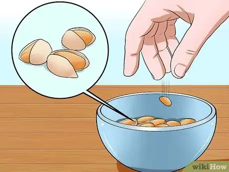 Imagen titulada Eat Pistachios Step 6