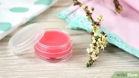 Imagen titulada Make Lip Gloss with Petroleum Jelly Step 14