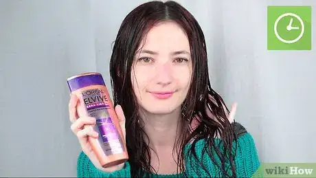 Imagen titulada Prevent Hair from Frizzing After Shower Step 4