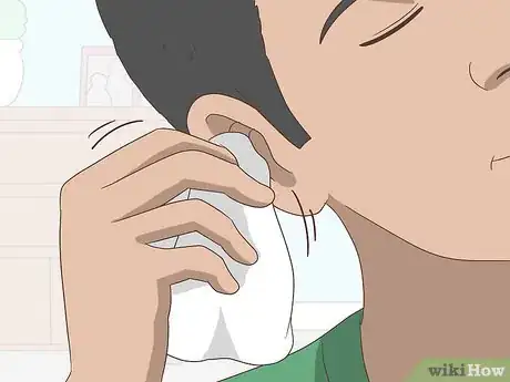 Imagen titulada Remove Water from Ears Step 5