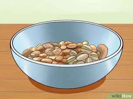 Imagen titulada Eat Pistachios Step 8