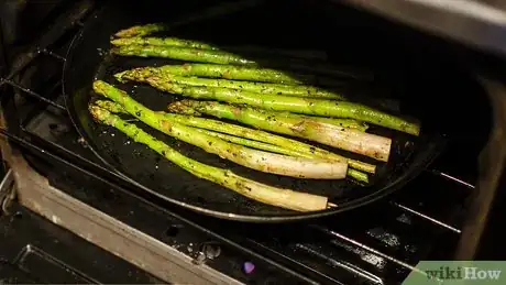 Imagen titulada Cook Asparagus in the Oven Step 13