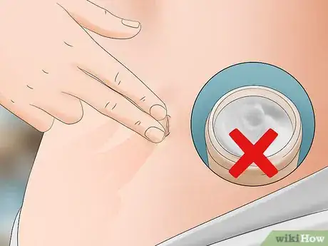 Imagen titulada Clean Belly Button Lint Step 13