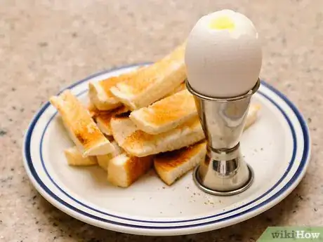 Imagen titulada Make a Soft Boiled Egg Step 11