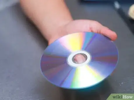 Imagen titulada Repair a CD With Toothpaste Step 1