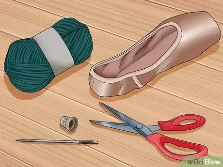 Imagen titulada Darn Pointe Shoes Step 1