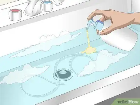 Imagen titulada Clean Breast Pump Tubing Step 3