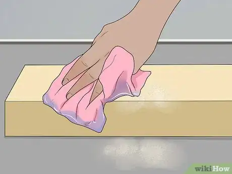 Imagen titulada Stop Stains Bleeding Through Paint Step 4