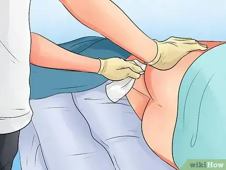 Imagen titulada Position a Bedpan Step 23