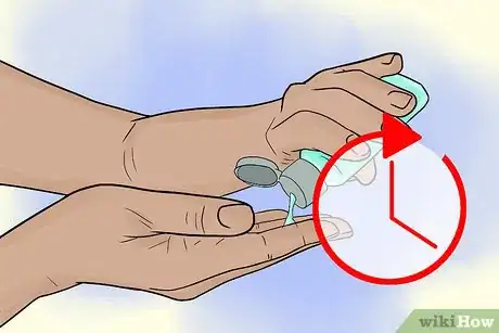 Imagen titulada Use Hand Sanitizer Step 5