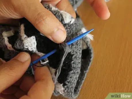 Imagen titulada Repair a Crochet Blanket Step 8