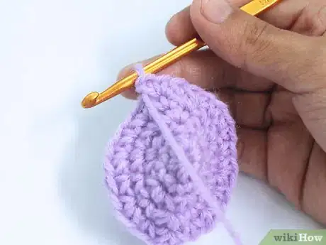 Imagen titulada Crochet a Baby Hat Step 6