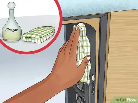 Imagen titulada Clean a Dishwasher with Vinegar Step 10