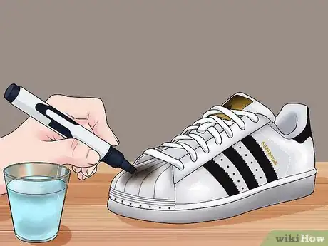 Imagen titulada Keep White Adidas Superstar Shoes Clean Step 4