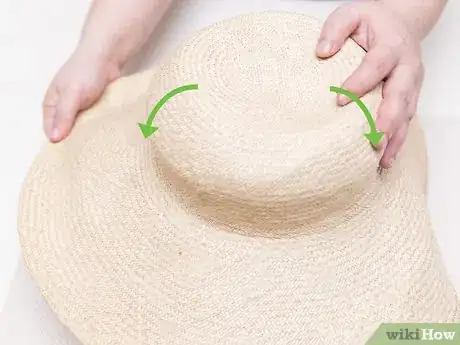 Imagen titulada Fix a Squashed Straw Hat Step 9