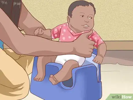 Imagen titulada Encourage Your Baby to Sit Up Step 6