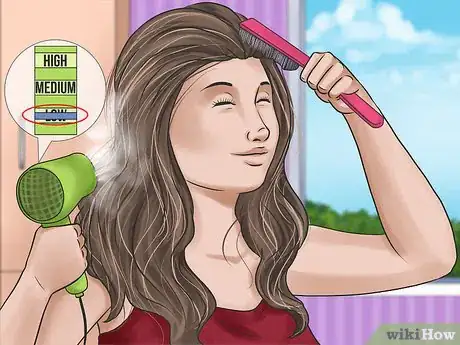 Imagen titulada Straighten Your Hair Without Heat Step 4