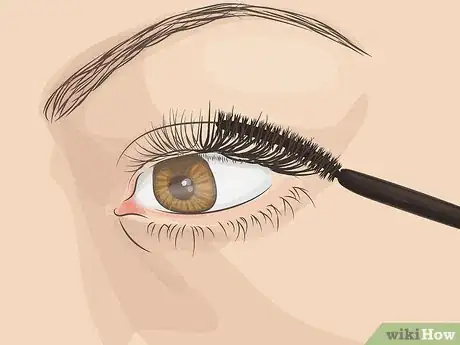 Imagen titulada Curl Your Eyelashes Without an Eyelash Curler Step 5