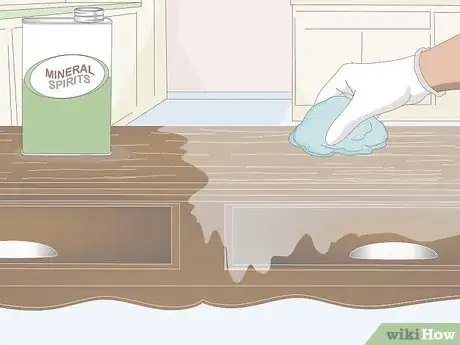 Imagen titulada Lighten Dark Wood Stain Step 11