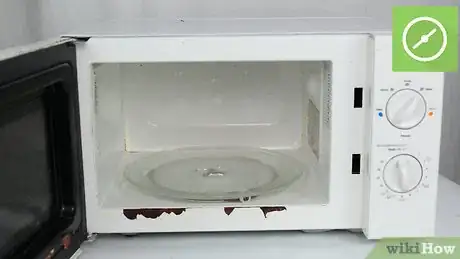 Imagen titulada Clean a Microwave with Baking Soda Step 9