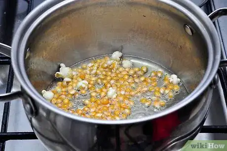 Imagen titulada Cook Popcorn in a Pan Step 4