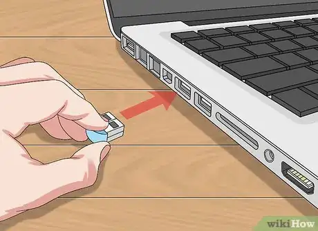 Imagen titulada Connect a Wireless Mouse Step 1