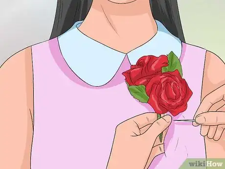 Imagen titulada Pin on a Boutonniere Step 17