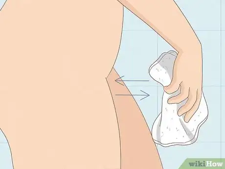 Imagen titulada Shave Your Vaginal Area with Baby Oil Step 9