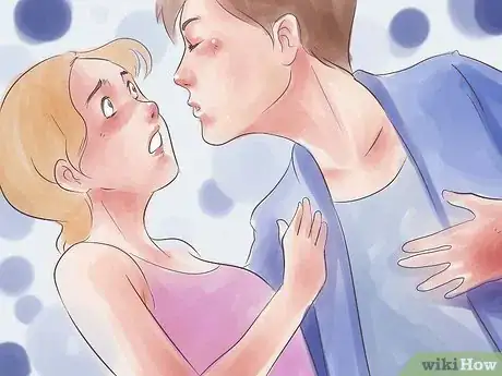 Imagen titulada Kiss Your Girlfriend Step 17
