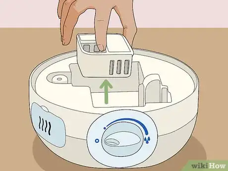 Imagen titulada Clean a Vicks Humidifier Step 7