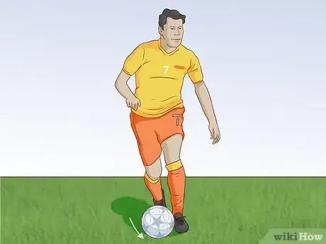 Imagen titulada Trap a Soccer Ball Step 8