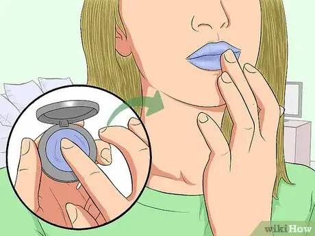 Imagen titulada Wear Blue Lipstick Step 8