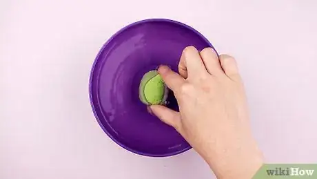 Imagen titulada Turn Putty Into Slime Step 3