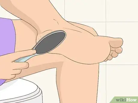 Imagen titulada Give Yourself a Pedicure Using Salon Techniques Step 5