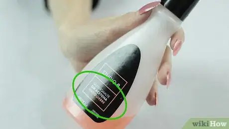 Imagen titulada Remove Nail Polish from Acrylic Nails Without the Nails Coming Off Step 1