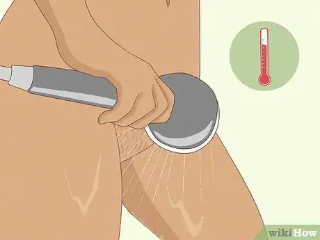 Imagen titulada Shave Your Vaginal Area with Baby Oil Step 1