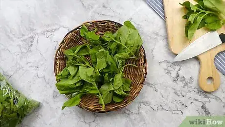 Imagen titulada Keep Spinach Fresh Step 1