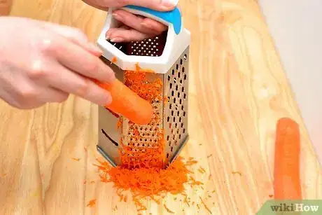 Imagen titulada Shred Carrots for a Cake Step 6