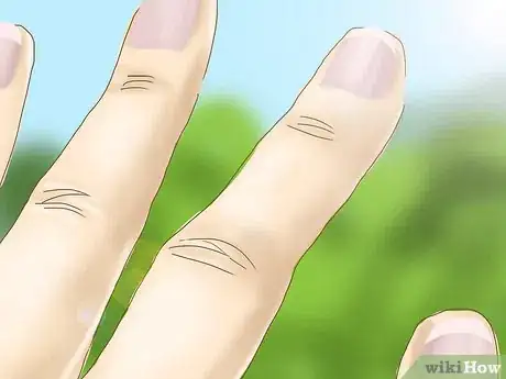 Imagen titulada Get Rid of Yellow Nails Step 11