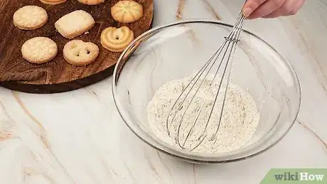 Imagen titulada Sift Flour Without a Sifter Step 6