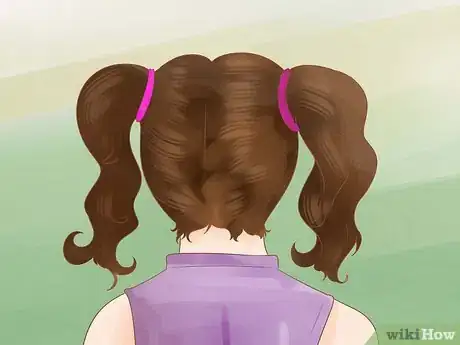 Imagen titulada Cut Your Own Curly Hair Step 16