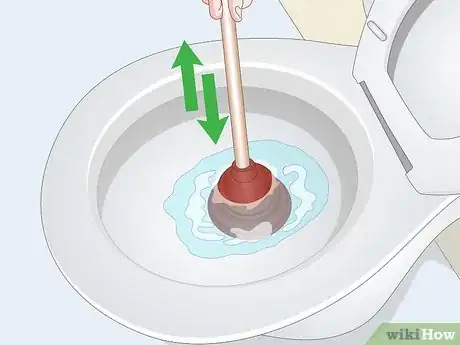 Imagen titulada Unclog an Overflowing Toilet Step 12