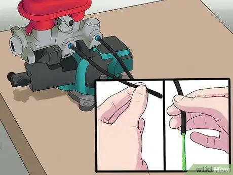 Imagen titulada Bleed a Master Cylinder Step 11