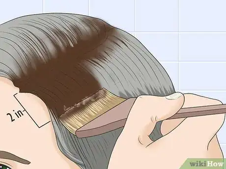 Imagen titulada Dye Hair Evenly with Roots Step 10