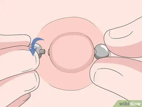 Imagen titulada Remove a Nipple Piercing Step 7