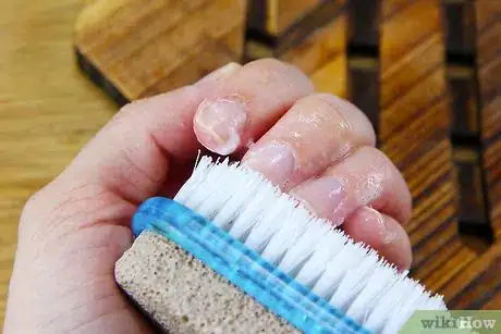 Imagen titulada Clean Under Your Fingernails Step 12