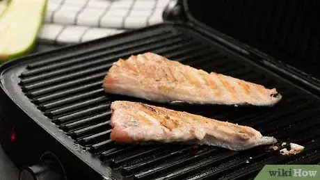 Imagen titulada Grill Salmon with Skin Step 9