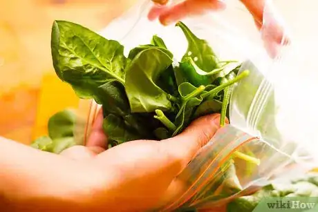 Imagen titulada Prepare Spinach Step 2