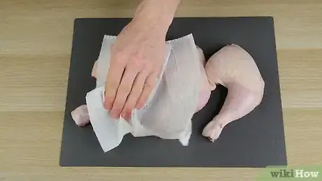 Imagen titulada Cut Chicken Thighs Step 1