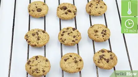 Imagen titulada Make Chewy Chocolate Chip Cookies Step 10